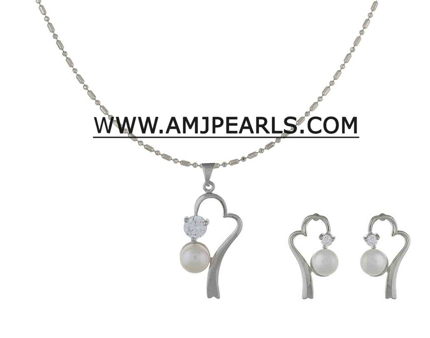 PEARLS-PENDANT SETS